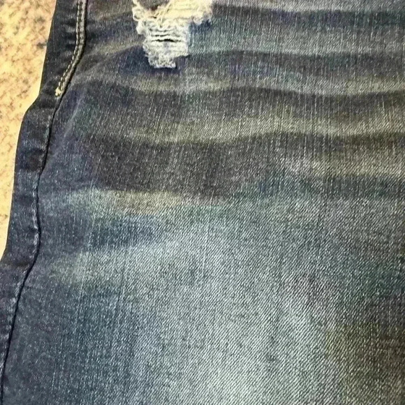 Distressed comfy jeans - Picture 3 of 8